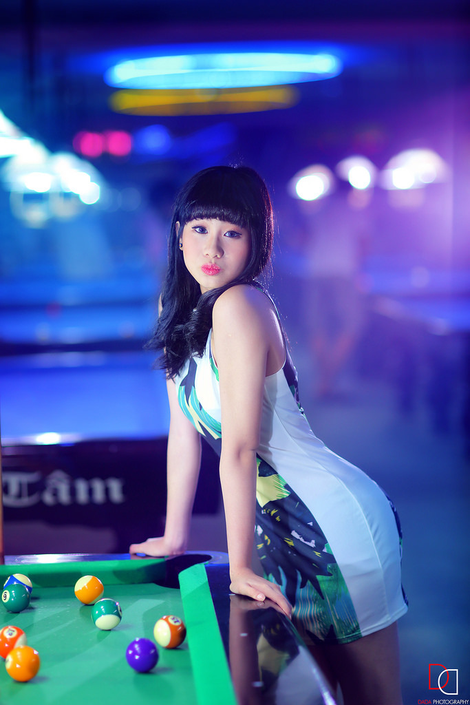 女大学生的红色笔记本